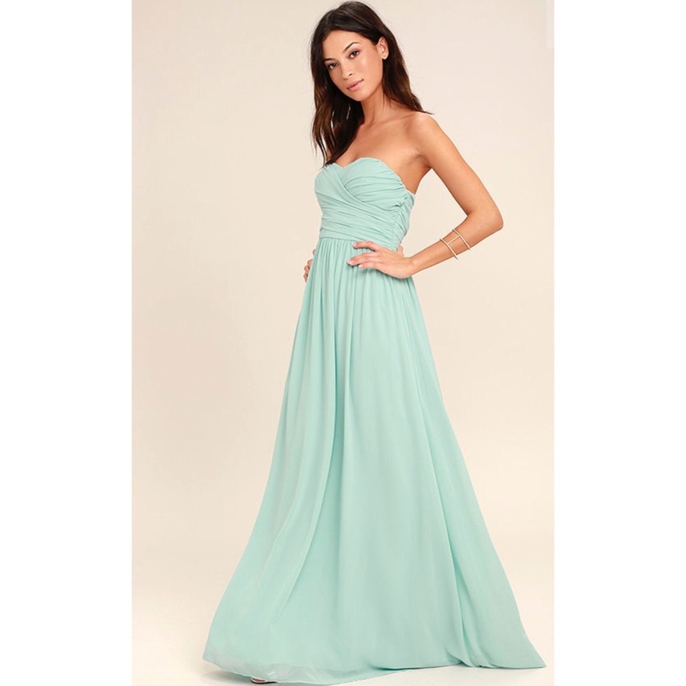 Lulu’s strapless maxi dress